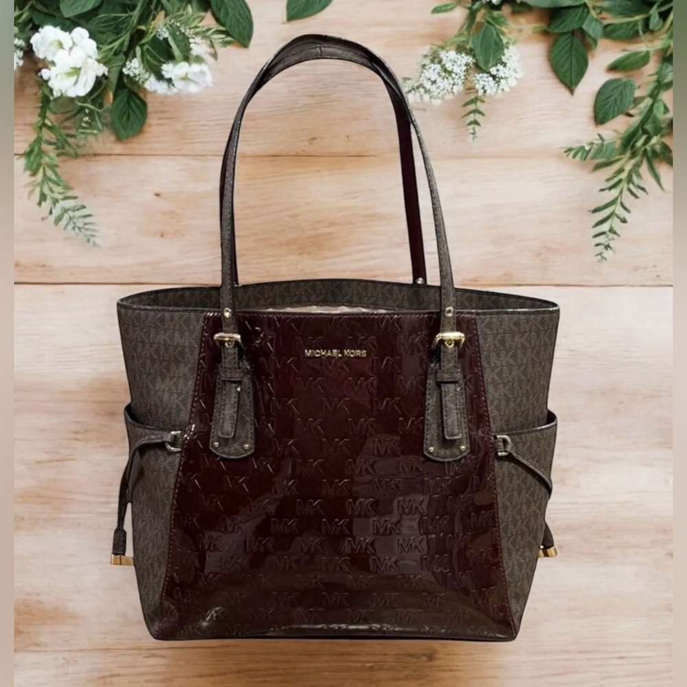 MICHAEL KORS Burgandy Brown Voyager East West Signature Tote Purse Shoulder Bag